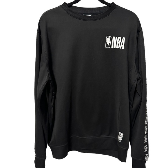 NBA Pullover Net Dry Black With Logos On Sleeve Basketball Crewneck Men’s Size L - Picture 2 of 7